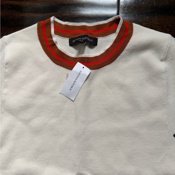 BR Flutter Sleeve Top - Picture 2 of 3